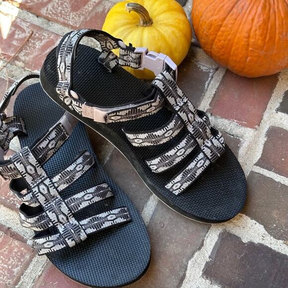 Teva Sandals Women size 8 - Picture 3 of 4